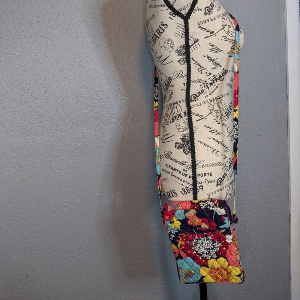 Retired Vera Bradley 2011 Happy Snails Crossbody